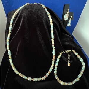 NWOT Freshwater pearl and stone Beaded Necklace, Bracelet, and Earring Set